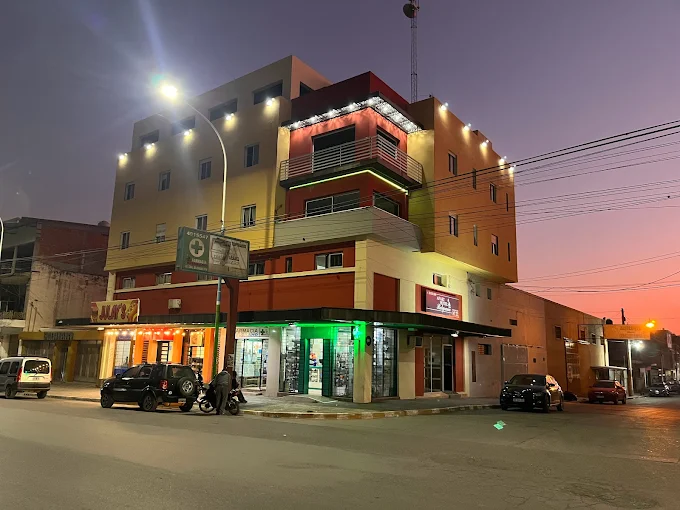 Fachada del Apart Hotel Belgrano en Perico, Jujuy